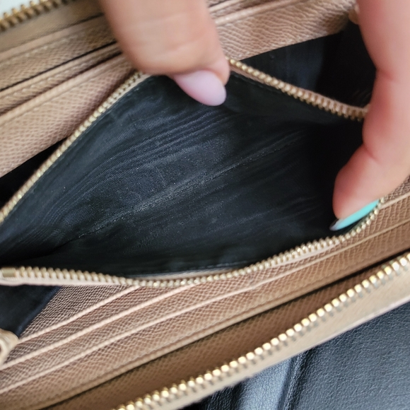 Dolce & Gabbana Beige Zippy Wallet - Picture 7 of 9